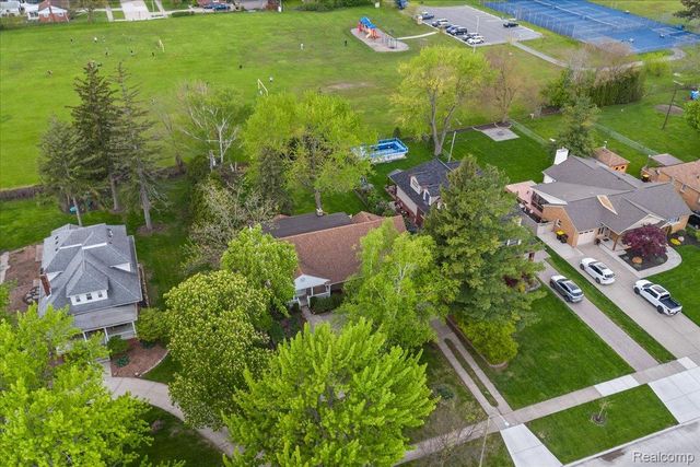 2600 Grange Road, Trenton, MI 48183