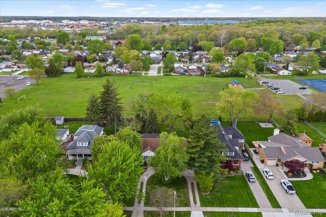 2600 Grange Road, Trenton, MI 48183