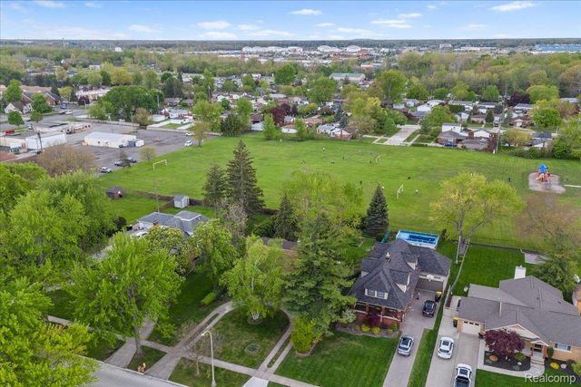 2600 Grange Road, Trenton, MI 48183