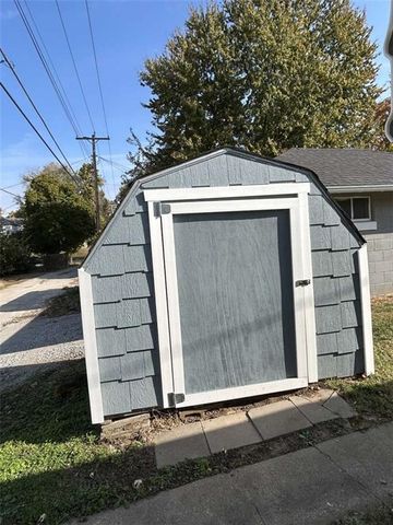 2829 Penn Street, St Joseph, MO 64507