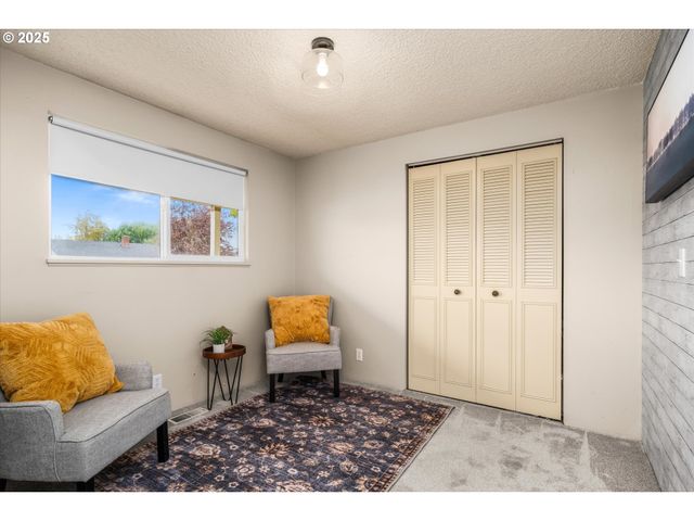 271 ALDER St, Junction City, OR 97448