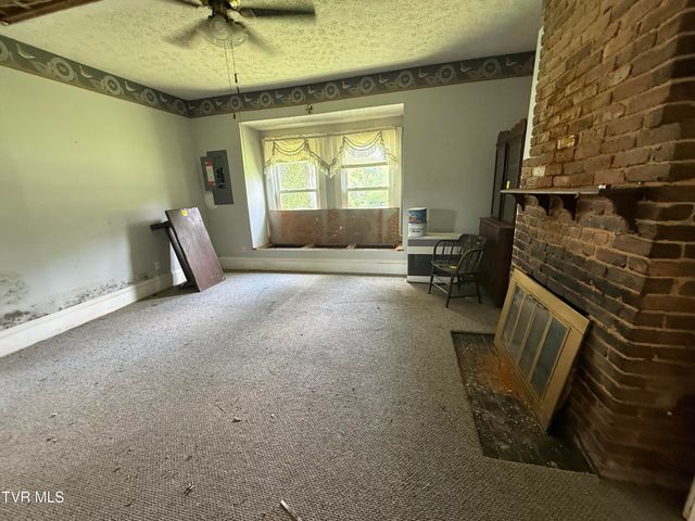 2236 Vance Tank Road, Bluff City, TN 37618