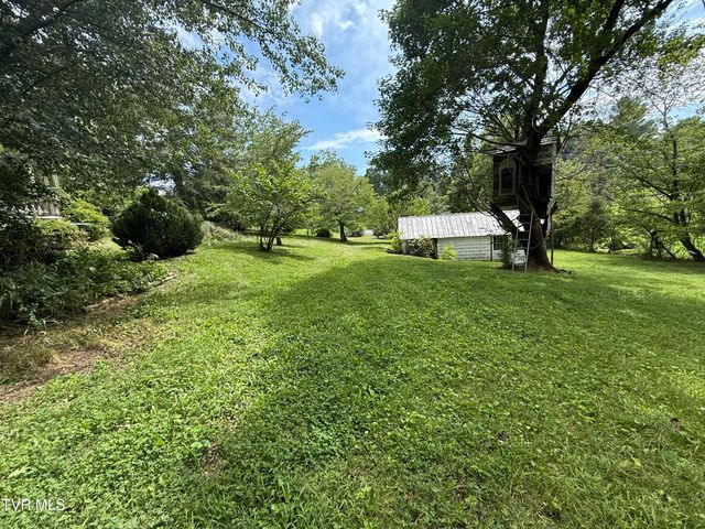 2236 Vance Tank Road, Bluff City, TN 37618