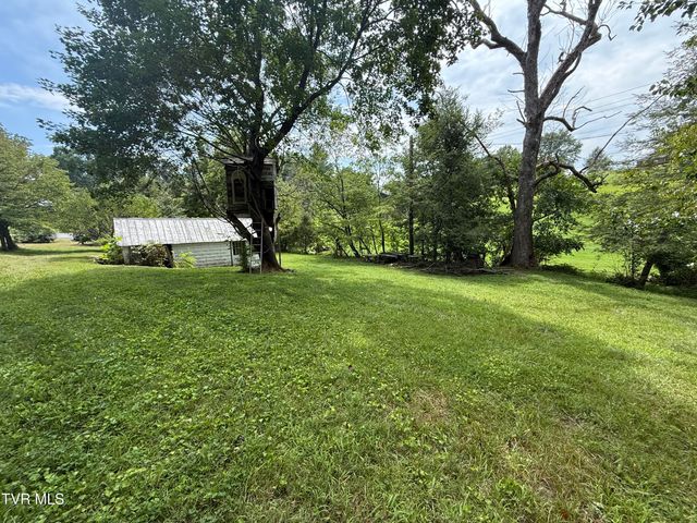 2236 Vance Tank Road, Bluff City, TN 37618