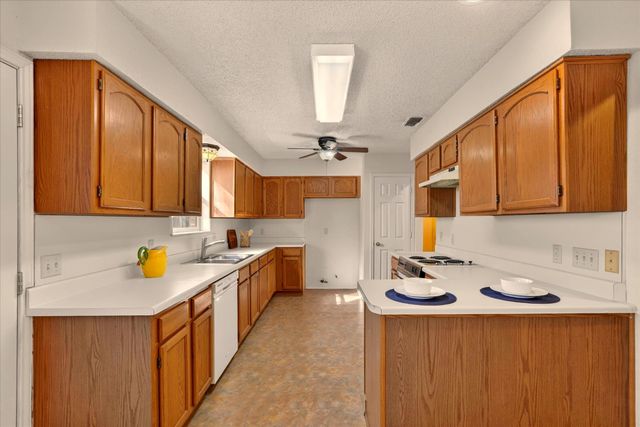 1017 Parkhill Avenue, Saginaw, TX 76179