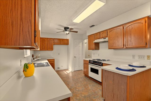 1017 Parkhill Avenue, Saginaw, TX 76179