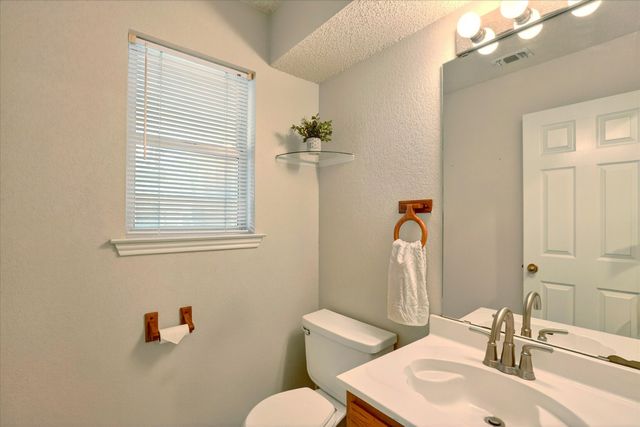 1017 Parkhill Avenue, Saginaw, TX 76179