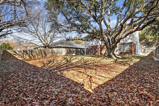 1017 Parkhill Avenue, Saginaw, TX 76179