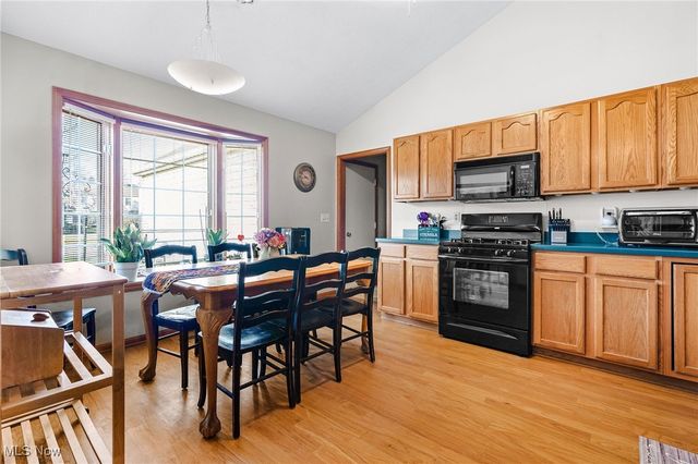 16541 Sunwood Oval, Strongsville, OH 44136