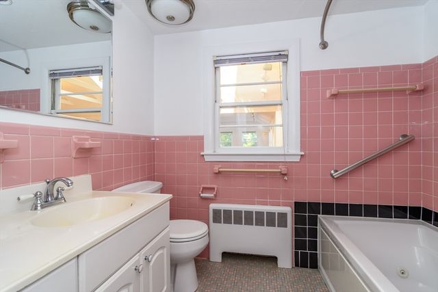 15 Mackintosh Avenue, Needham, MA 02492