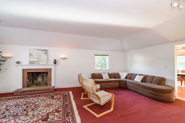 15 Mackintosh Avenue, Needham, MA 02492