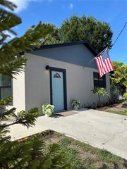 1913 W CHESTNUT STREET, Tampa, FL 33607