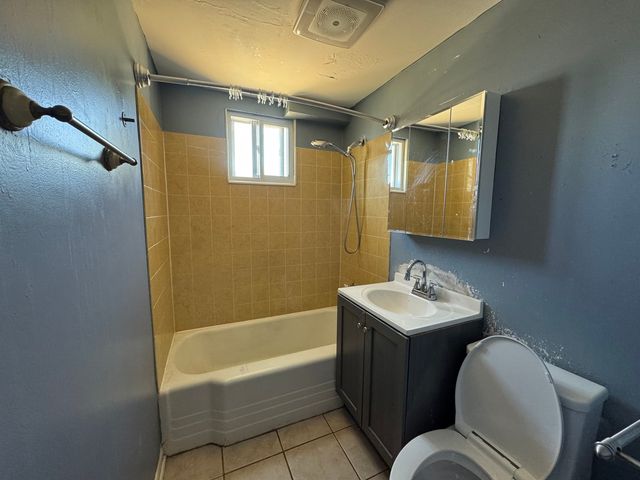 3240 CUYLER Avenue, Berwyn, IL 60402