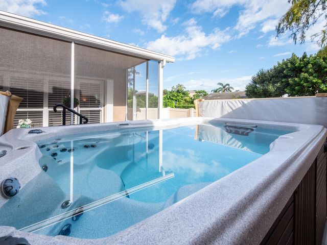 1169 MOURNING DOVE Lane, Wellington, FL 33414