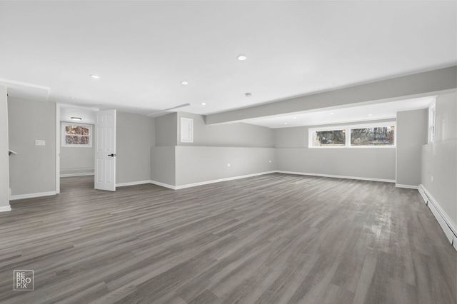 2072 Palatine Road, Inverness, IL 60067