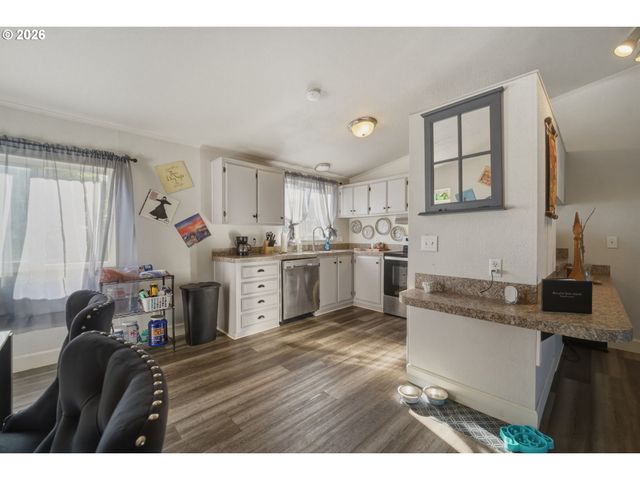 34191 EL ROBLE Ave, Eugene, OR 97405