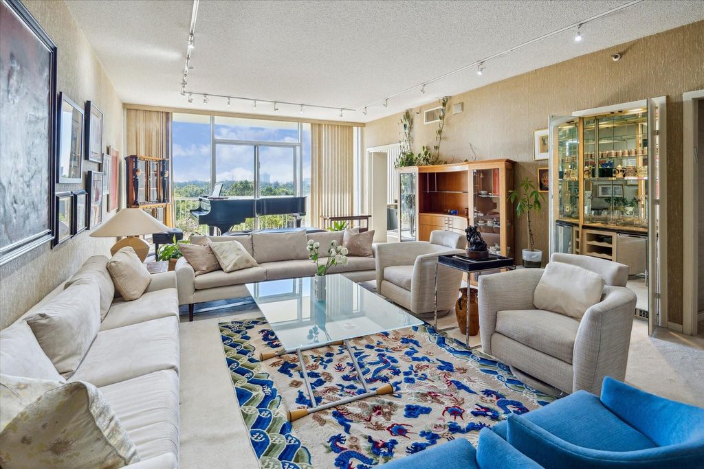 121 N Post Oak Lane 705, Houston, TX 77024