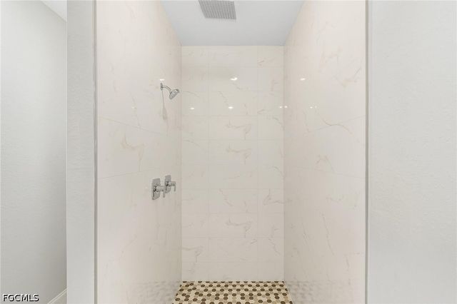 2708 Diplomat PKWY W, Cape Coral, FL 33993