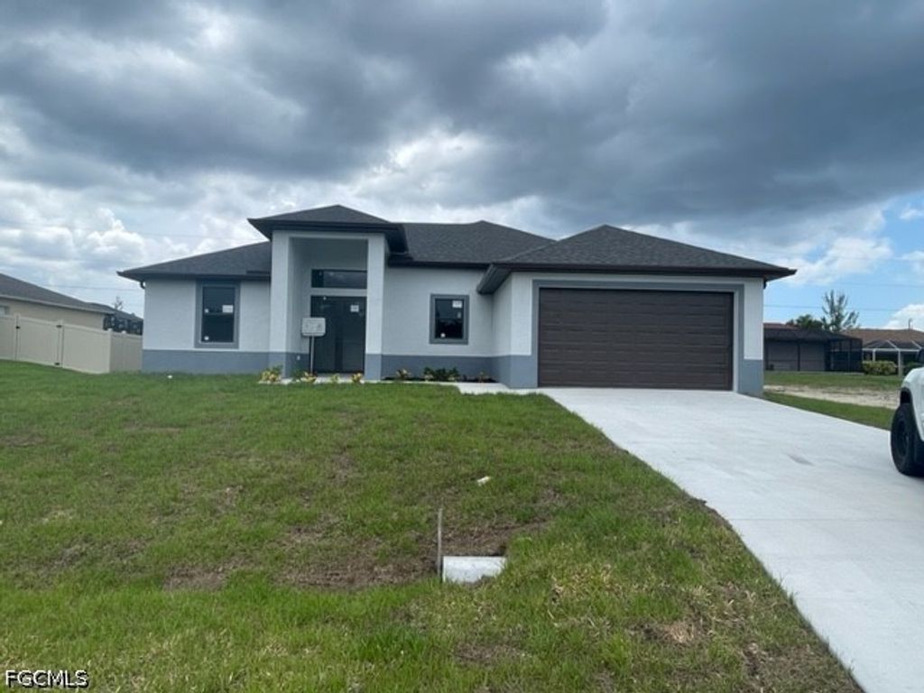 2708 Diplomat PKWY W, Cape Coral, FL 33993