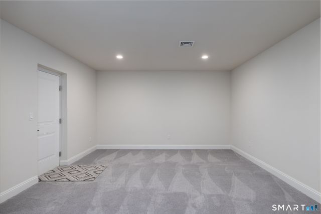 8 Woodland Path 8, Beacon Falls, CT 06403