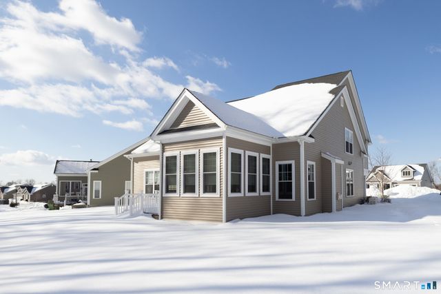 8 Woodland Path 8, Beacon Falls, CT 06403