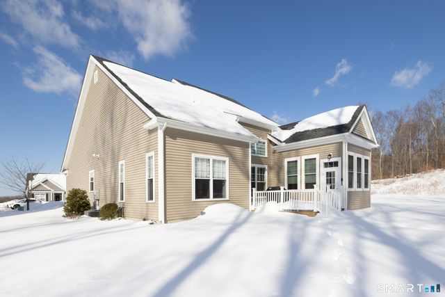 8 Woodland Path 8, Beacon Falls, CT 06403