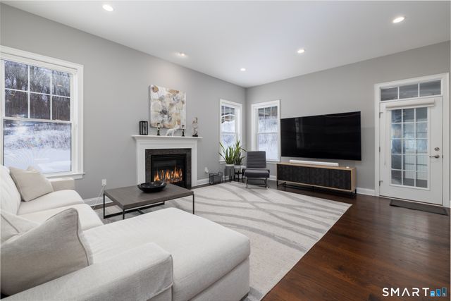 8 Woodland Path 8, Beacon Falls, CT 06403