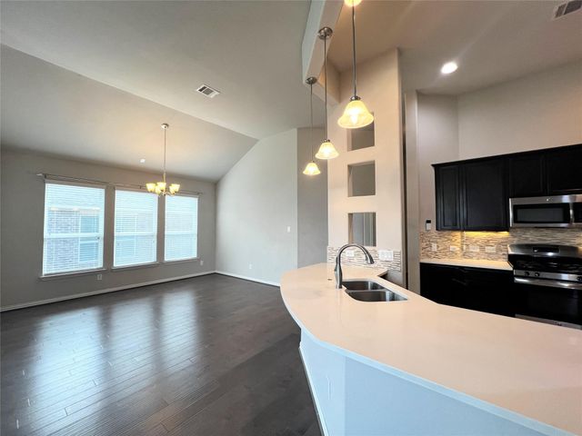 613 Palmilla ST, Leander, TX 78641