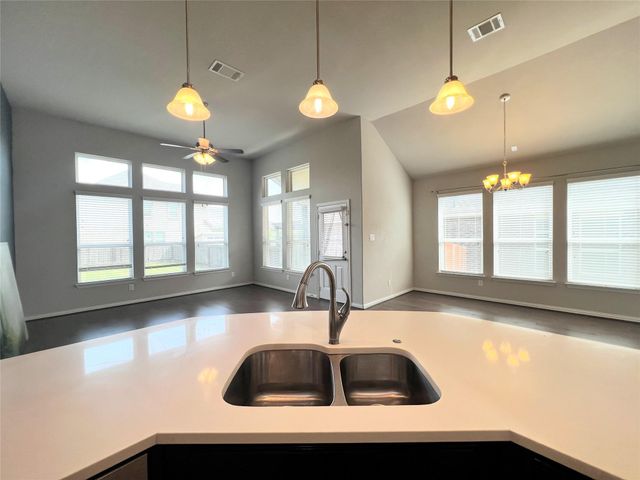 613 Palmilla ST, Leander, TX 78641