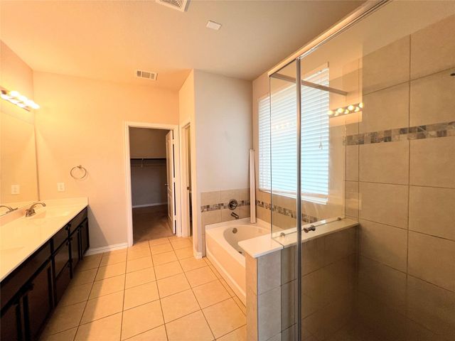 613 Palmilla ST, Leander, TX 78641