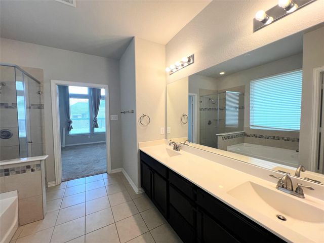 613 Palmilla ST, Leander, TX 78641