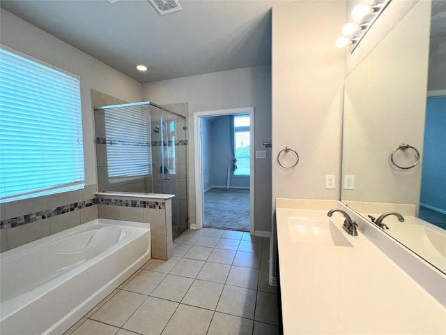 613 Palmilla ST, Leander, TX 78641