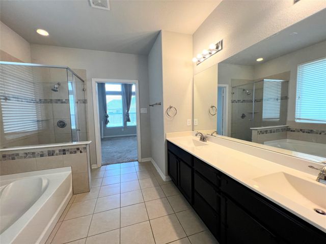 613 Palmilla ST, Leander, TX 78641