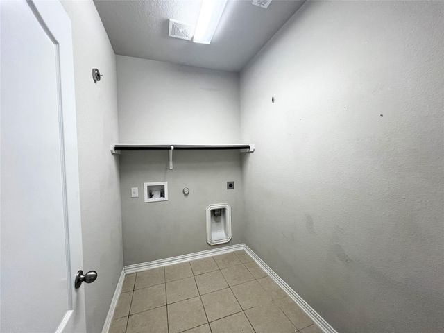 613 Palmilla ST, Leander, TX 78641