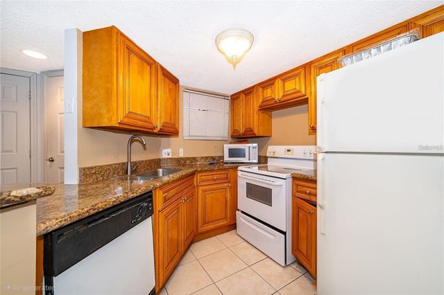 1940 LAKE ATRIUMS CIRCLE 90, Orlando, FL 32839