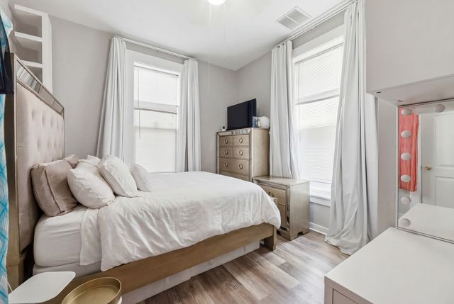 3819 S Wabash Avenue, Chicago, IL 60653