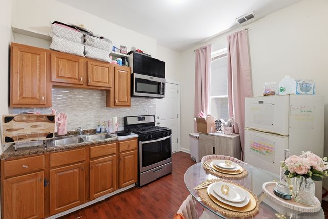3819 S Wabash Avenue, Chicago, IL 60653