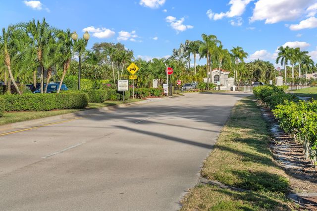 2501 Country Golf Drive, Wellington, FL 33414