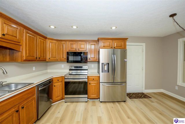 368 Woodsbend Drive, Elizabethtown, KY 42701