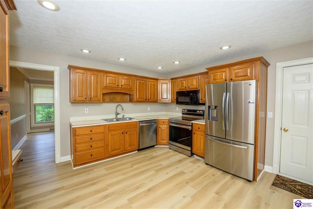 368 Woodsbend Drive, Elizabethtown, KY 42701