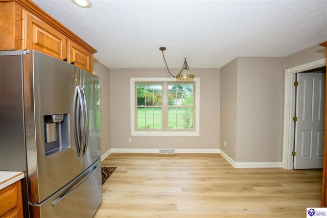 368 Woodsbend Drive, Elizabethtown, KY 42701