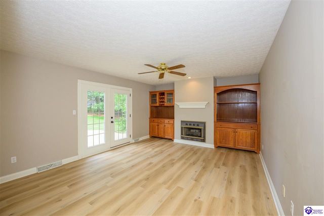 368 Woodsbend Drive, Elizabethtown, KY 42701