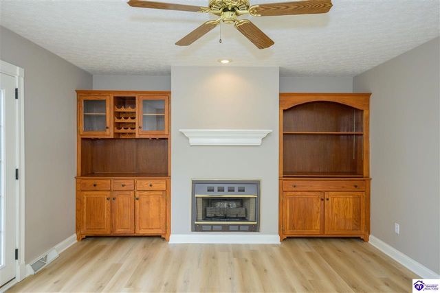 368 Woodsbend Drive, Elizabethtown, KY 42701