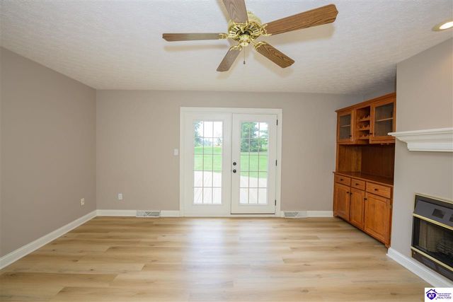 368 Woodsbend Drive, Elizabethtown, KY 42701
