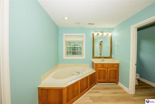368 Woodsbend Drive, Elizabethtown, KY 42701