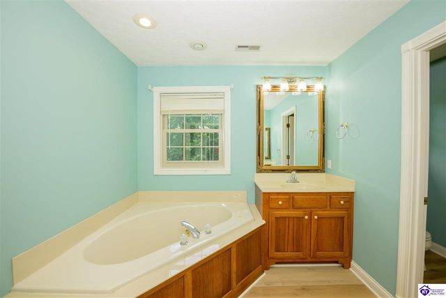368 Woodsbend Drive, Elizabethtown, KY 42701