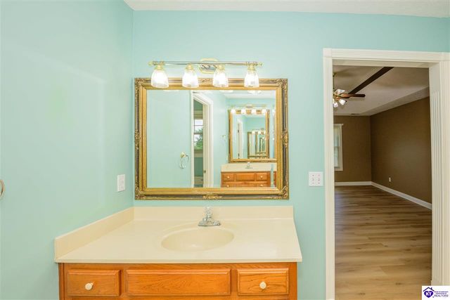 368 Woodsbend Drive, Elizabethtown, KY 42701