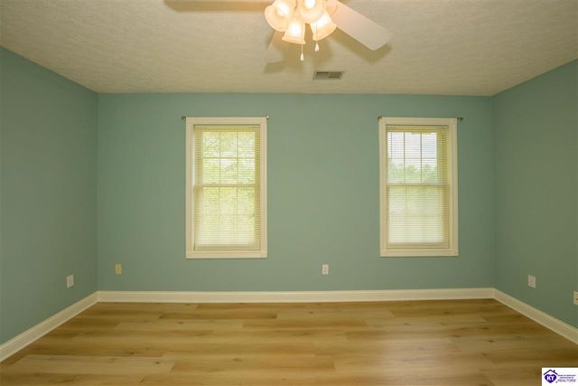 368 Woodsbend Drive, Elizabethtown, KY 42701