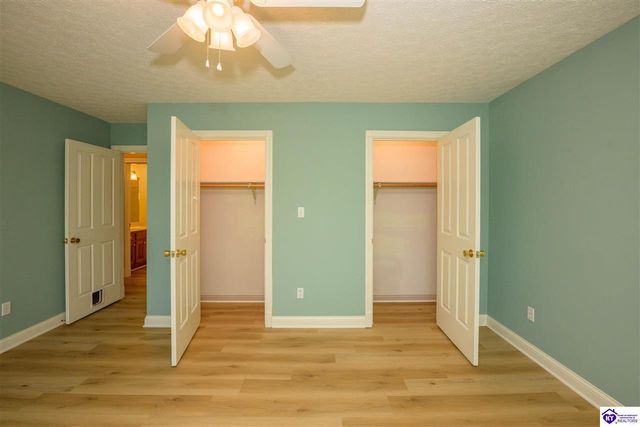368 Woodsbend Drive, Elizabethtown, KY 42701