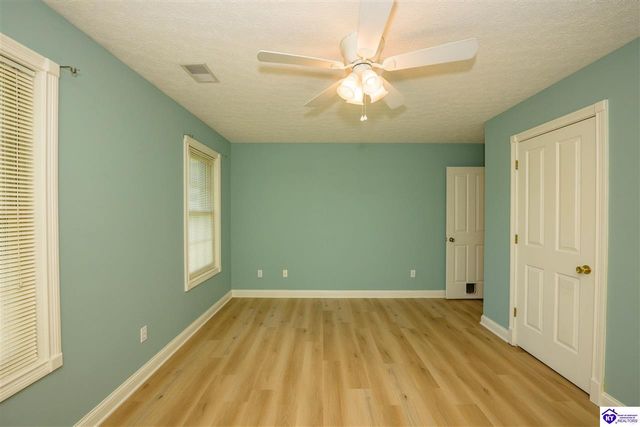 368 Woodsbend Drive, Elizabethtown, KY 42701